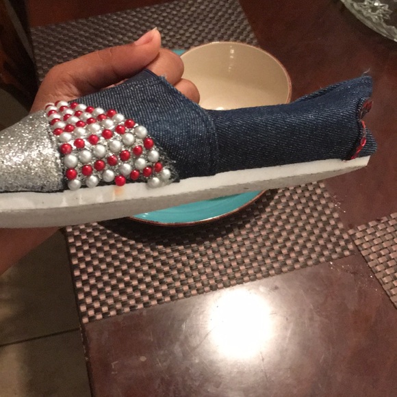 Shoes - Picture 5 of 5